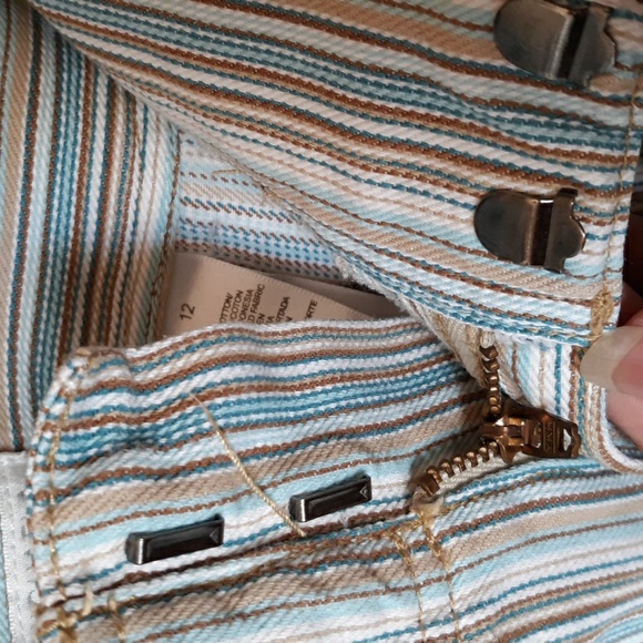 Liz Claiborne Michaela Capri Pants - Picture 3 of 5